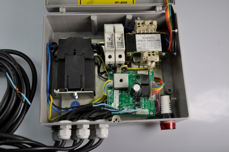 Bo&icirc;tier de commande 230 v/50 Hz/1PH pour ascenseur RP-8500B
