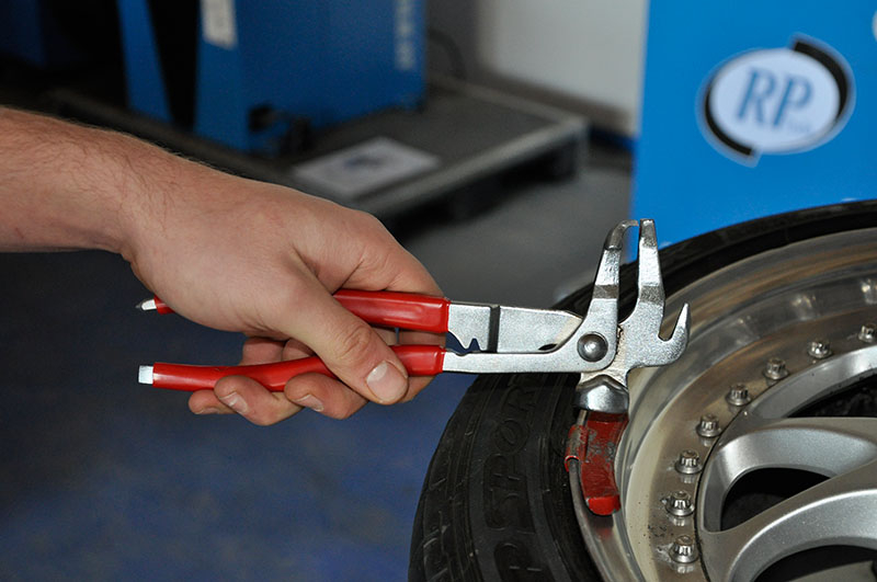 Special balancing plier forceps tire rims pro-version