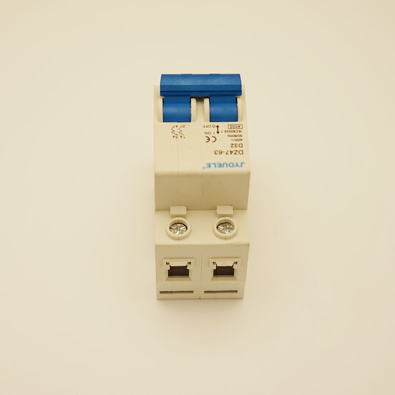 Circuit-breaker DZ47-63 D16 / 2P-D32A