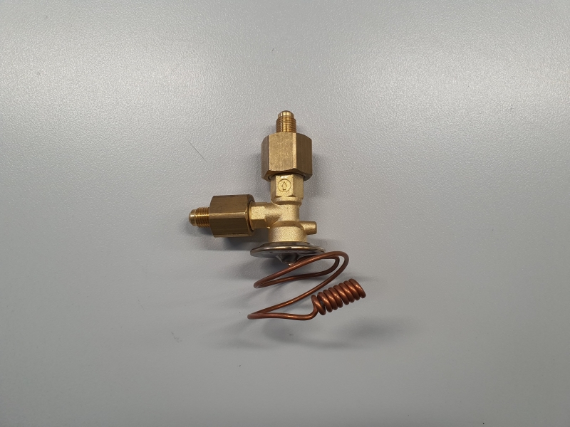 Expansion valve for fully automatic A / C service unit...