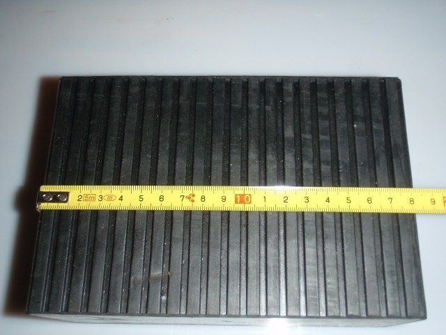 Bloc en caoutchouc pad en caoutchouc tapis caoutchouc 02 pour ascenseurs 180 x 120 x 80 mm (1pc)