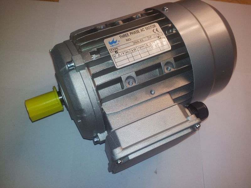 Electric motor 0.55 kW, 3 PH, 230/400 V MS80A4B3 for tire...