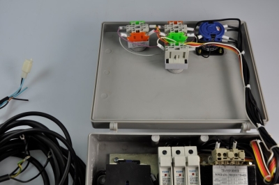 Control Panel 400V/50 Hz/3PH pour table &eacute;l&eacute;vatrice &agrave; ciseaux avec alarme RP-8500
